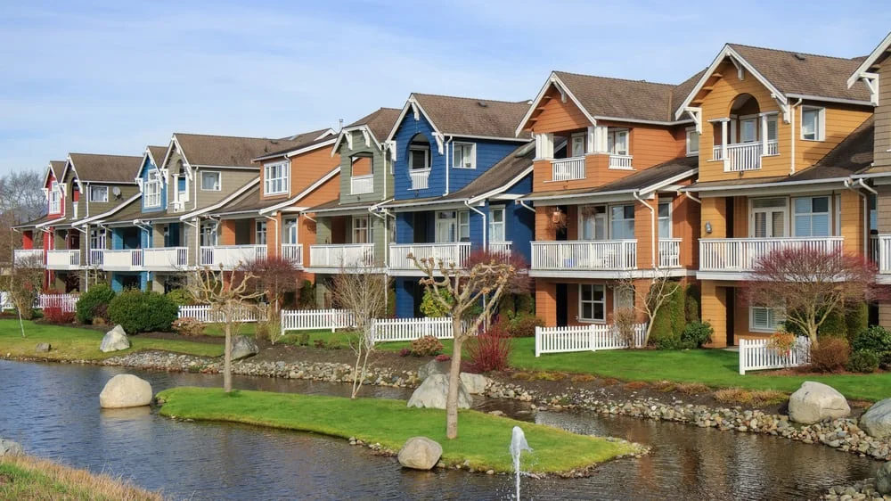 Canadian Home Sales Experience 6.9% Decline Amid Economic Challenges